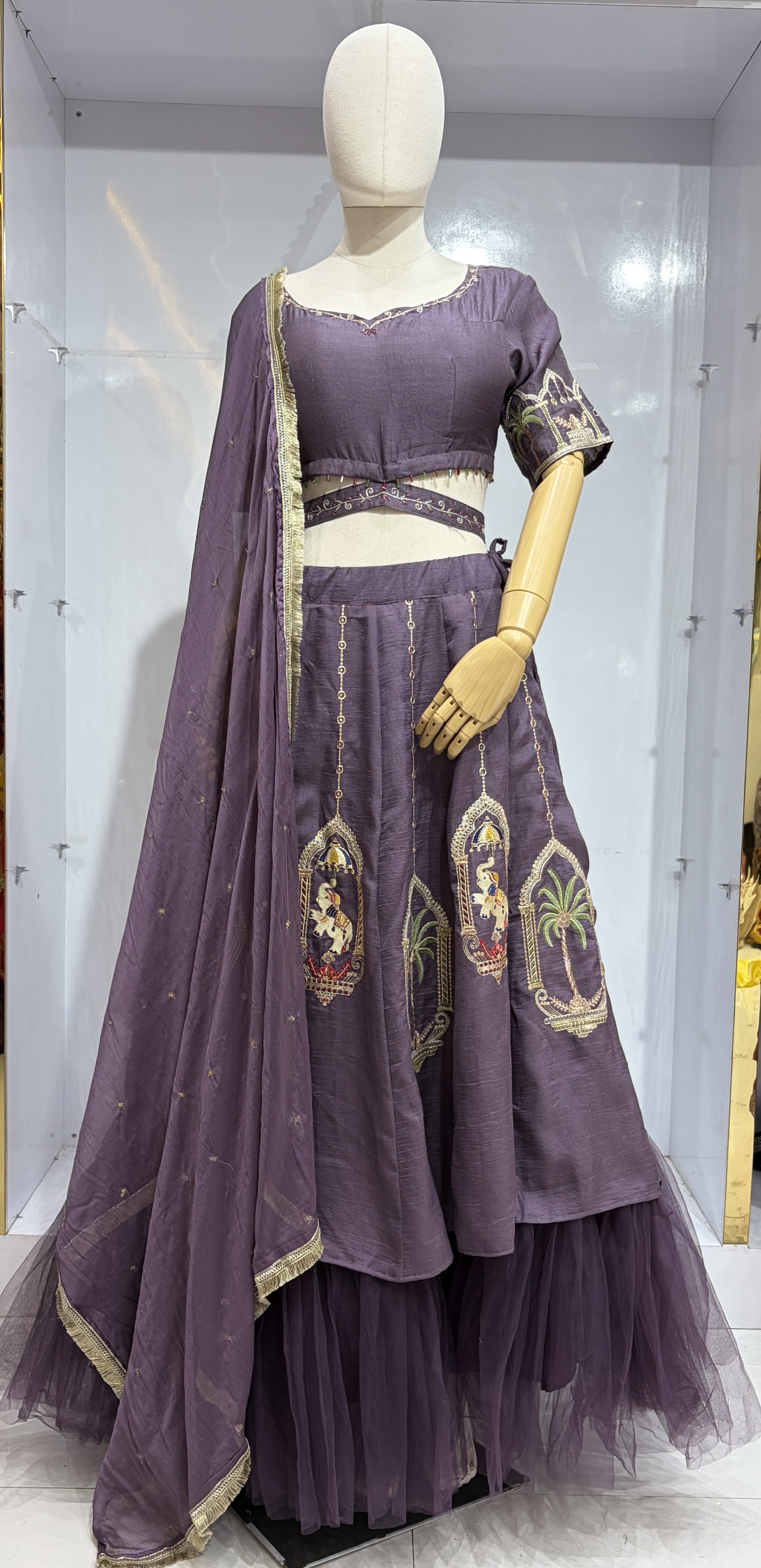 DUSKY ROYALTY LEHENGA